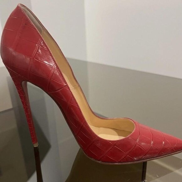 Christian Louboutin Women's Red Courts - Picture 4 of 5